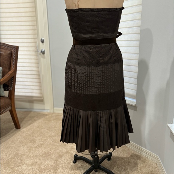 Dress - Picture 1 of 3